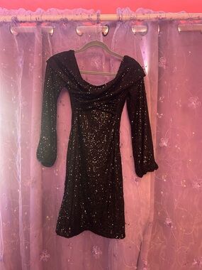 Black Sequin Off-Shoulder‎ Cocktail Dress